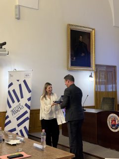 Hosszú évek kutatása egy diában és három percben – mindez franciául!